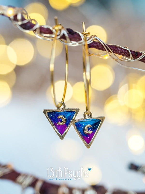 Handmade Hypoallergenic gold hoop earrings with triangle shape galaxy inspired charm - 13th Psyche