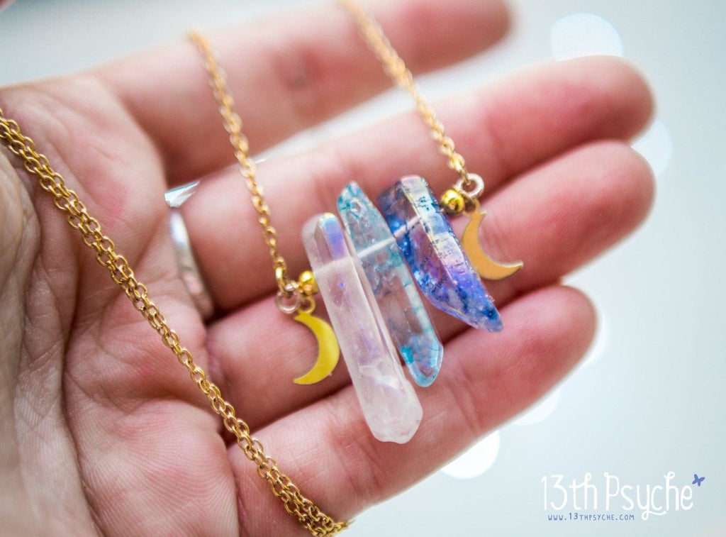 Handmade 3 polished crystal quarz necklace with tiny moons - 13th Psyche