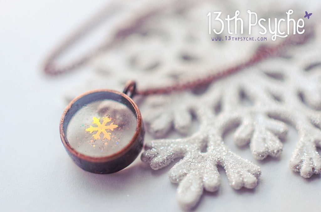 Handmade Winter inspire, snowflake resin cameo pendant necklace - 13th Psyche
