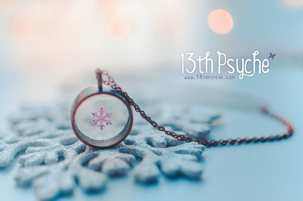 Handmade Winter inspire, snowflake resin cameo pendant necklace - 13th Psyche