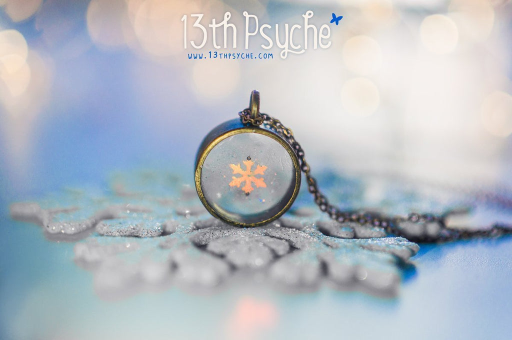 Handmade Winter inspire, snowflake resin cameo pendant necklace - 13th Psyche