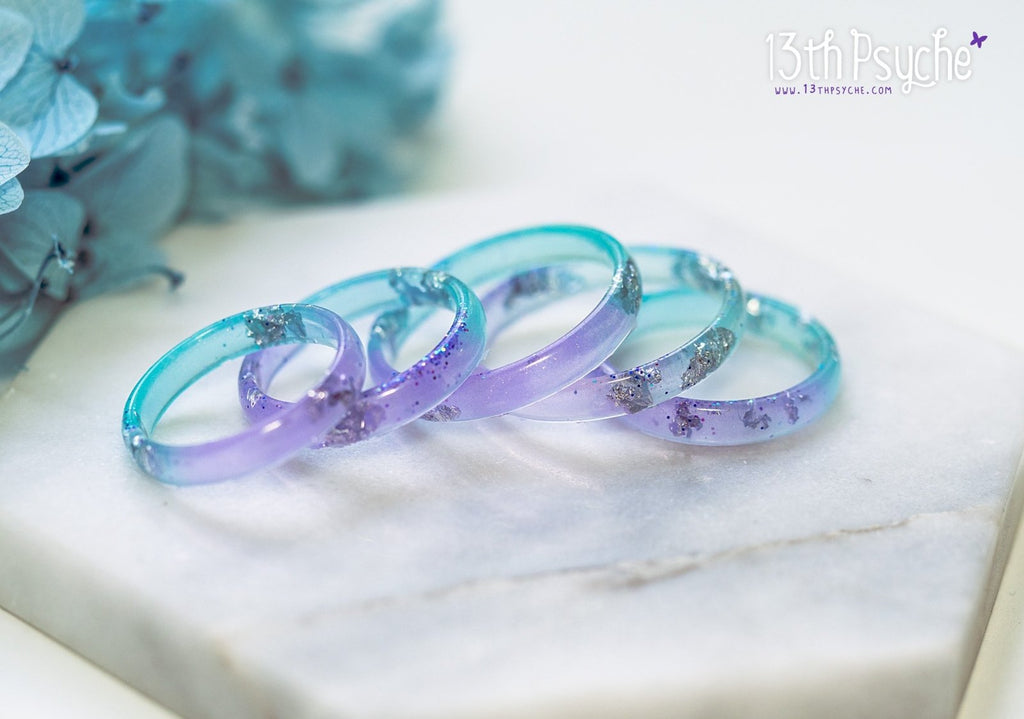 Handmade Lilac and turquoise resin ring with silver flakes - 13th Psyche