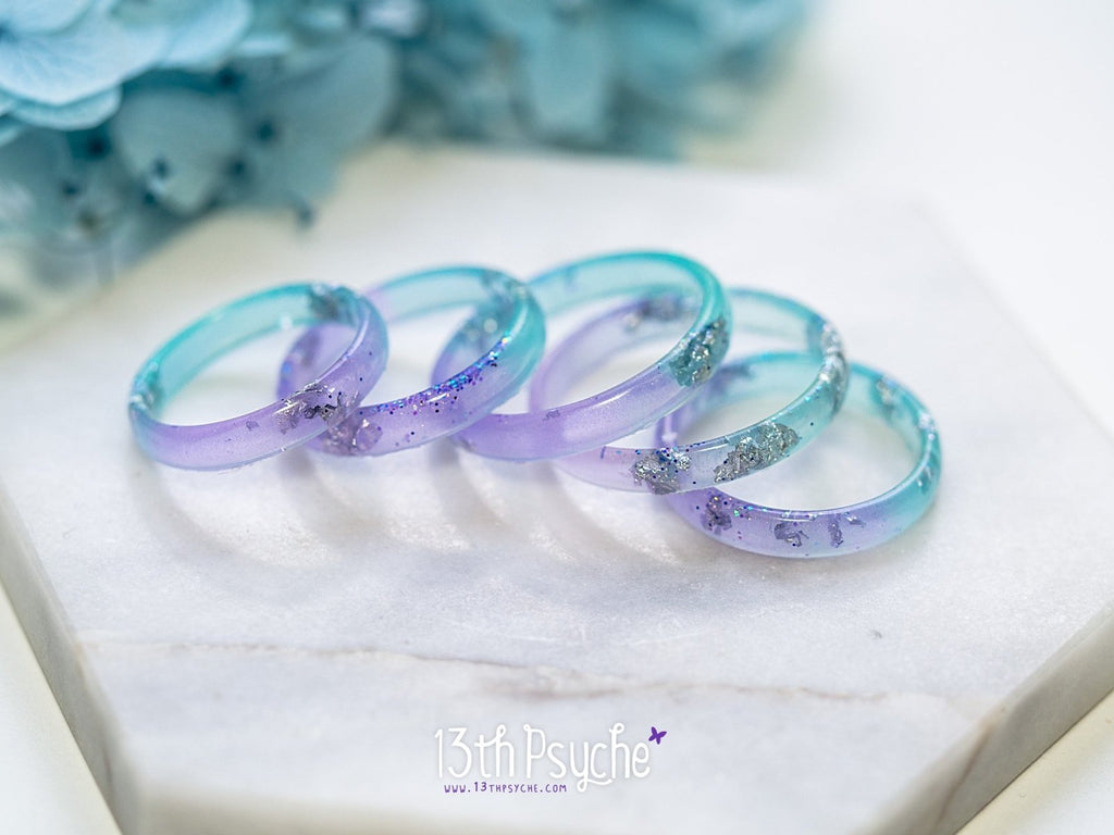 Handmade Lilac and turquoise resin ring with silver flakes - 13th Psyche
