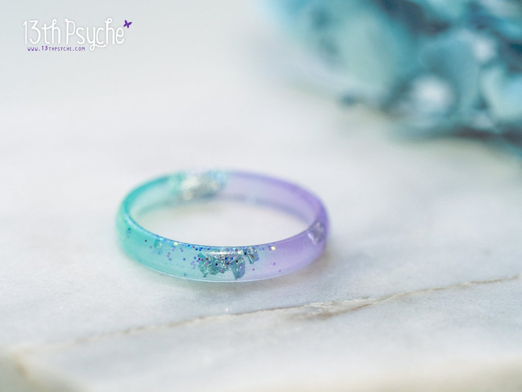 Handmade Lilac and turquoise resin ring with silver flakes - 13th Psyche