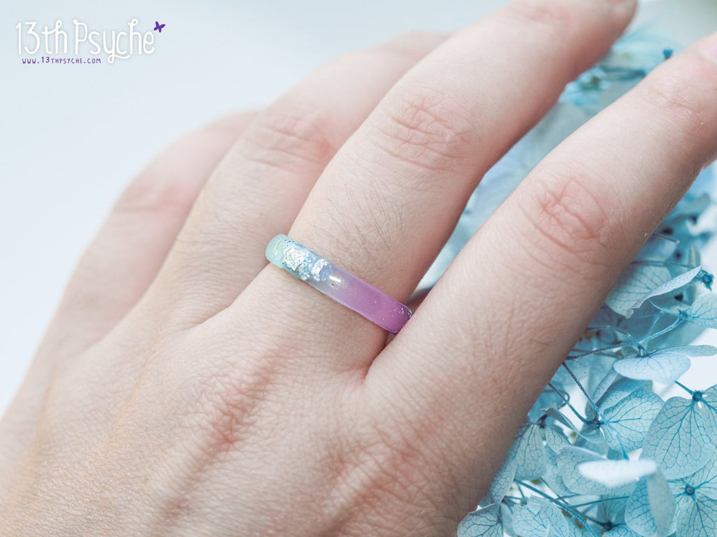 Handmade Lilac and turquoise resin ring with silver flakes - 13th Psyche