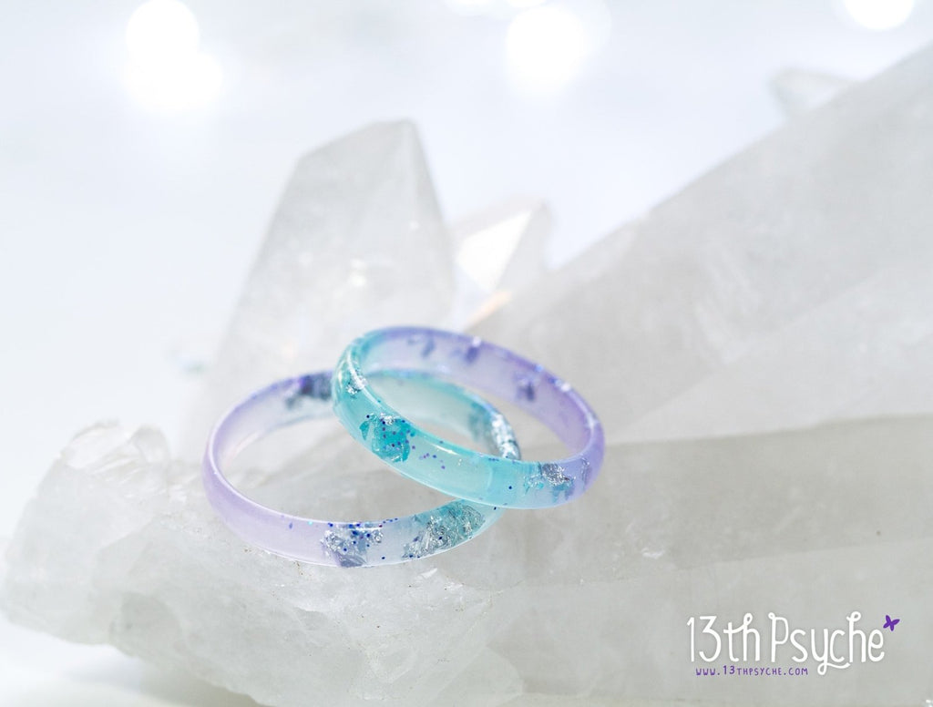 Handmade Lilac and turquoise resin ring with silver flakes - 13th Psyche