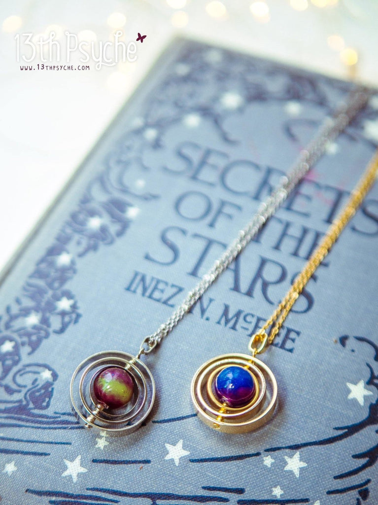 Handmade Aurora borealis spinner necklace - 13th Psyche