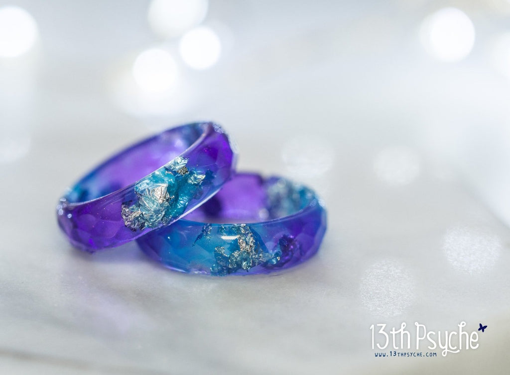 Handmade Purple and blue faceted resin ring with silver flakes - 13th Psyche