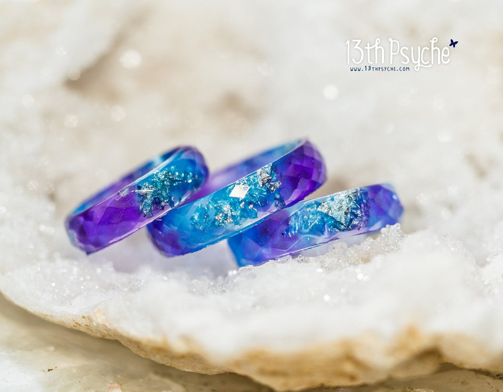 Handmade Purple and blue faceted resin ring with silver flakes - 13th Psyche