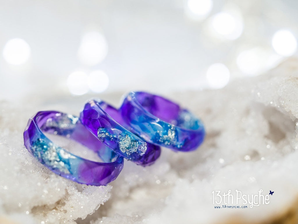 Handmade Purple and blue faceted resin ring with silver flakes - 13th Psyche
