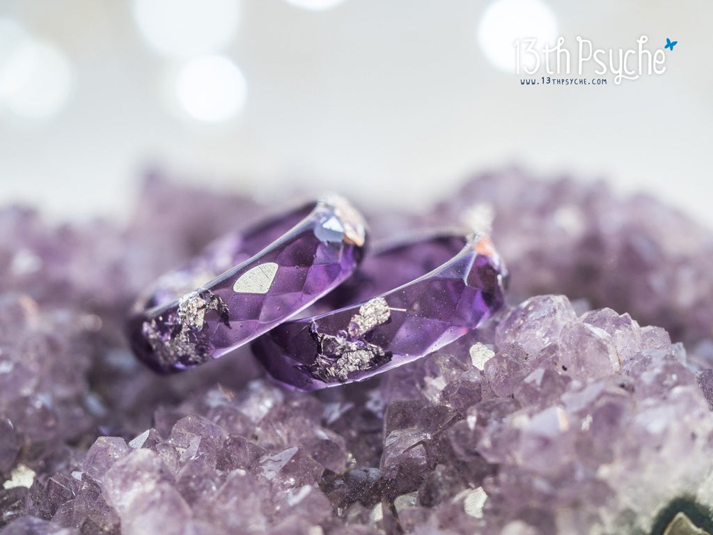 Handmade Lavender and silver flakes faceted resin ring - 13th Psyche