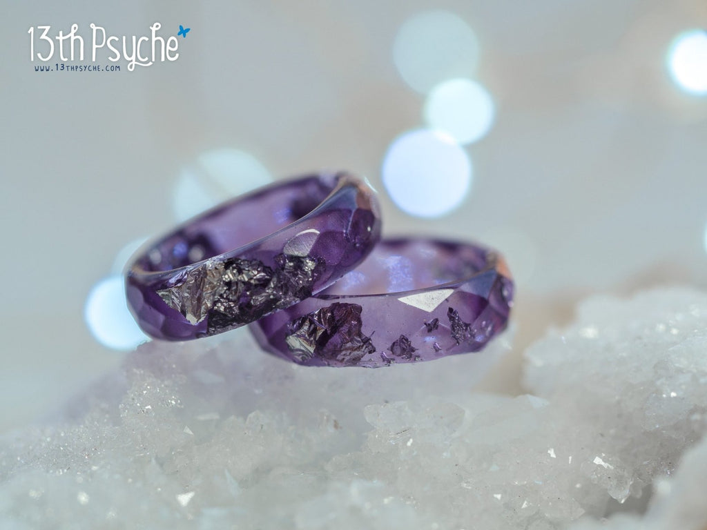 Handmade Lavender and silver flakes faceted resin ring - 13th Psyche