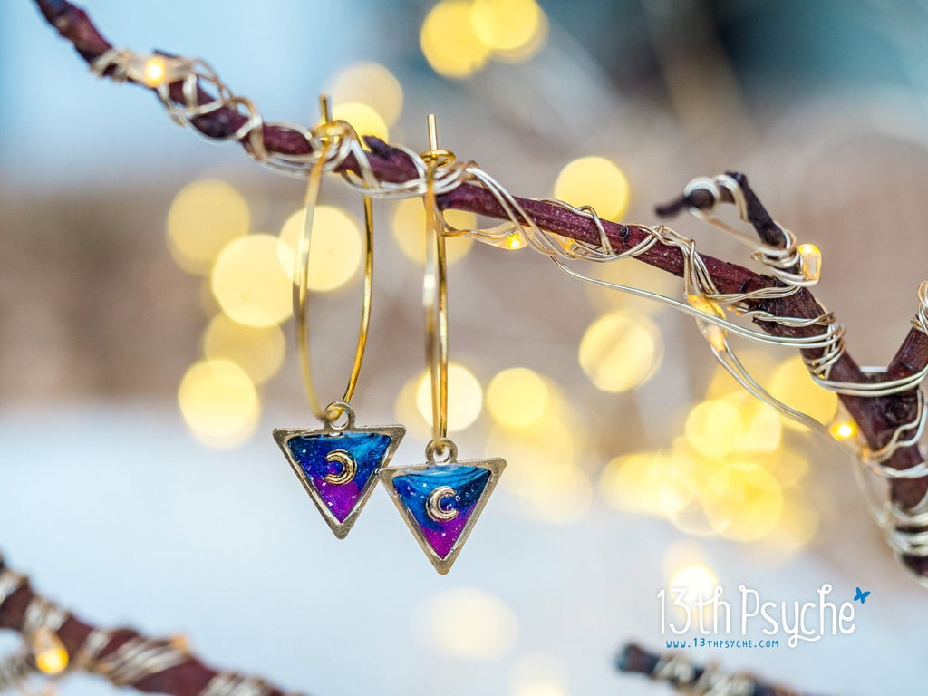 Handmade Hypoallergenic gold hoop earrings with triangle shape galaxy inspired charm - 13th Psyche