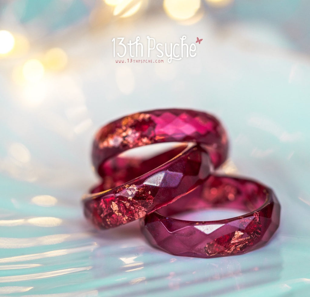 Handmade Plum and rose gold flakes faceted resin ring - 13th Psyche
