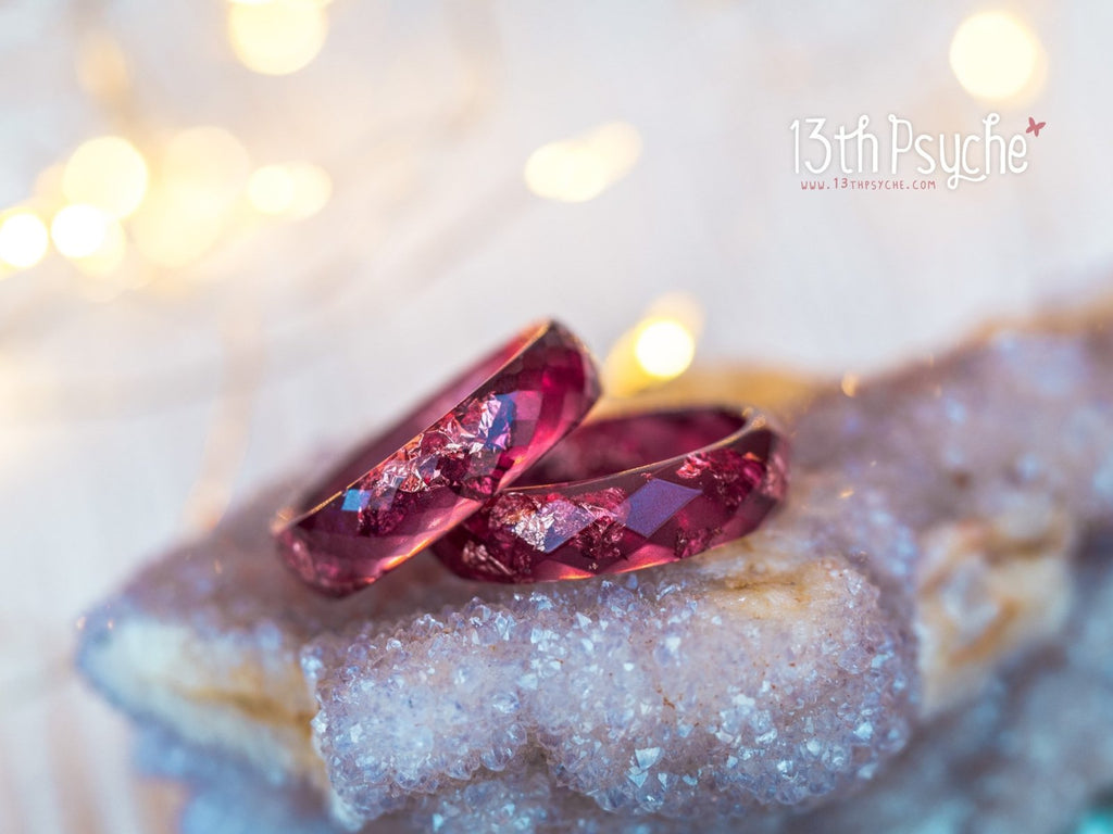 Handmade Plum and rose gold flakes faceted resin ring - 13th Psyche