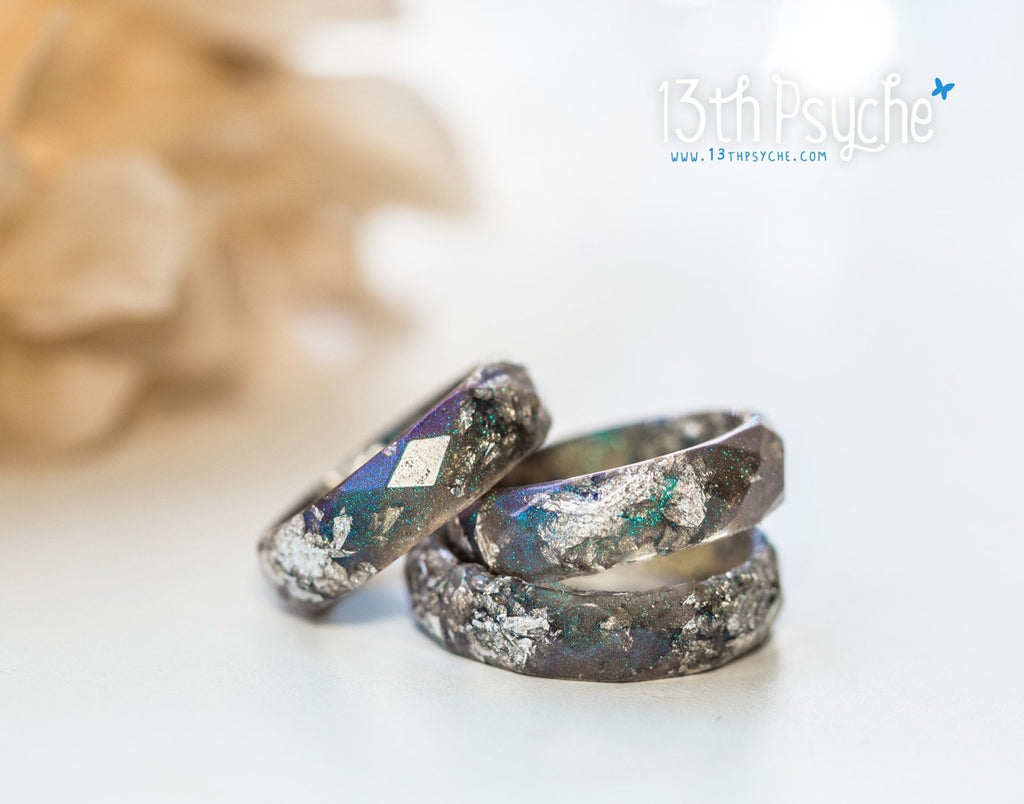 Handmade Iridescent grey faceted resin ring with silver flakes - 13th Psyche