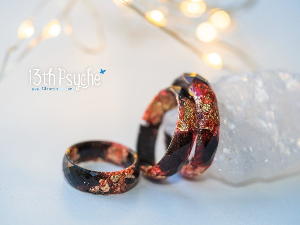 Handmade Black and red faceted resin ring with gold flakes - 13th Psyche