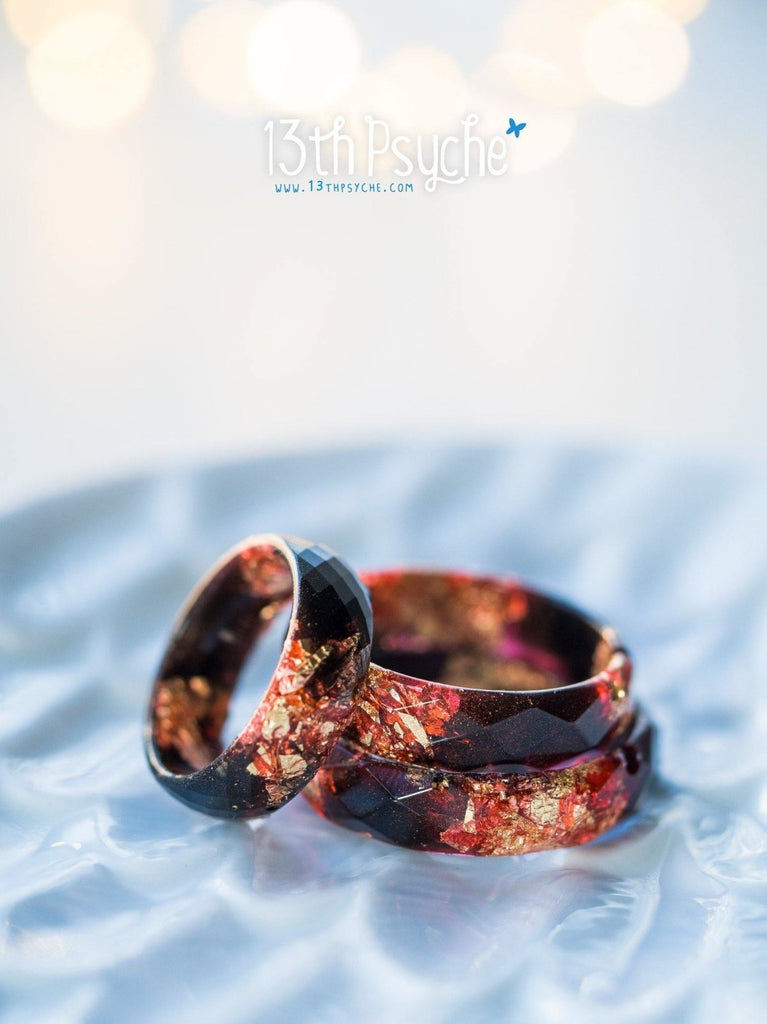 Handmade Black and red faceted resin ring with gold flakes - 13th Psyche