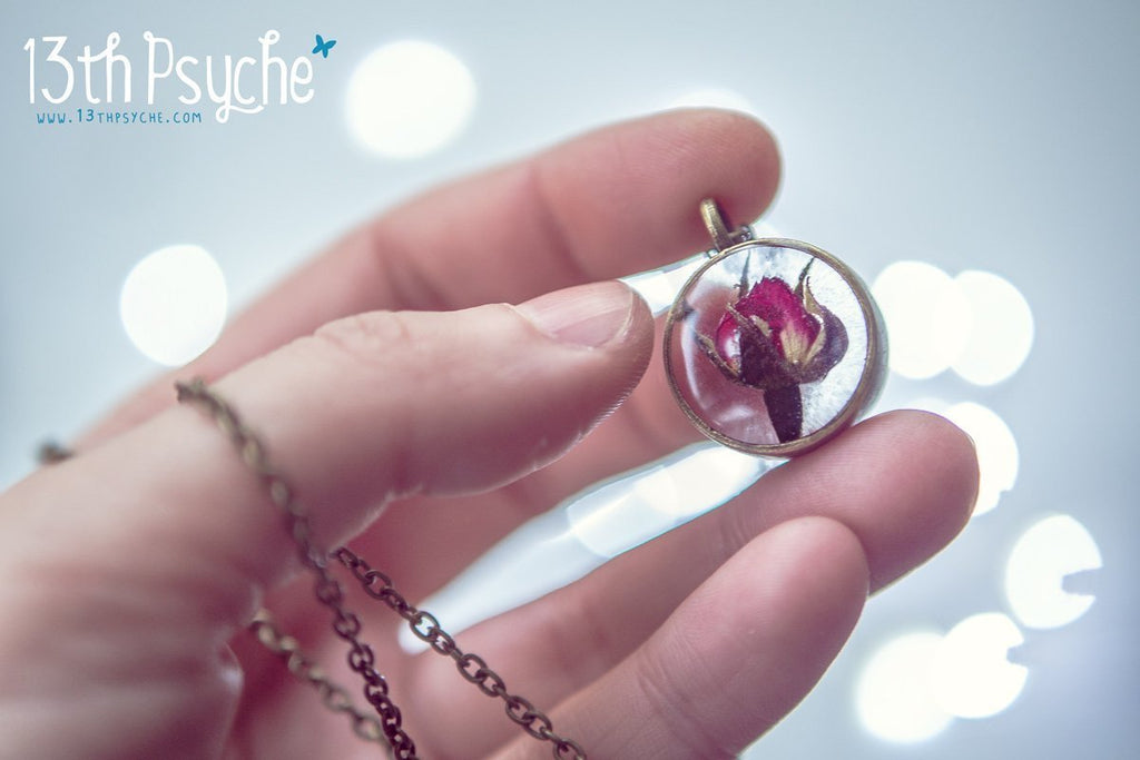 Handmade Dried rose bud resin necklace - 13th Psyche