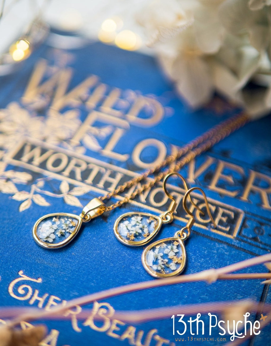 Handmade Dried white flowers and gold flakes resin teardrop earrings - 13th Psyche