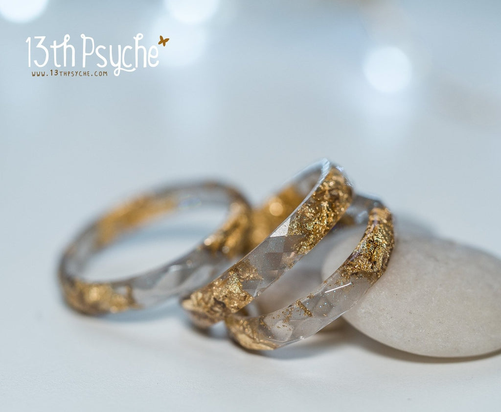 Handmade Grey and gold flakes faceted resin ring - 13th Psyche