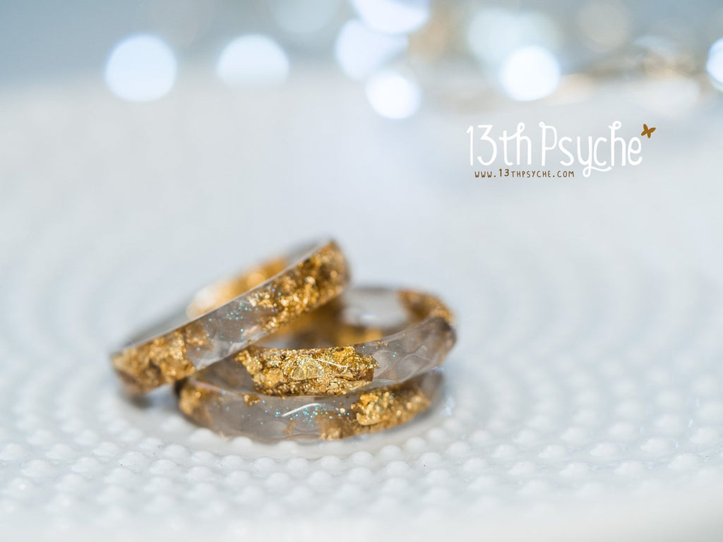 Handmade Grey and gold flakes faceted resin ring - 13th Psyche