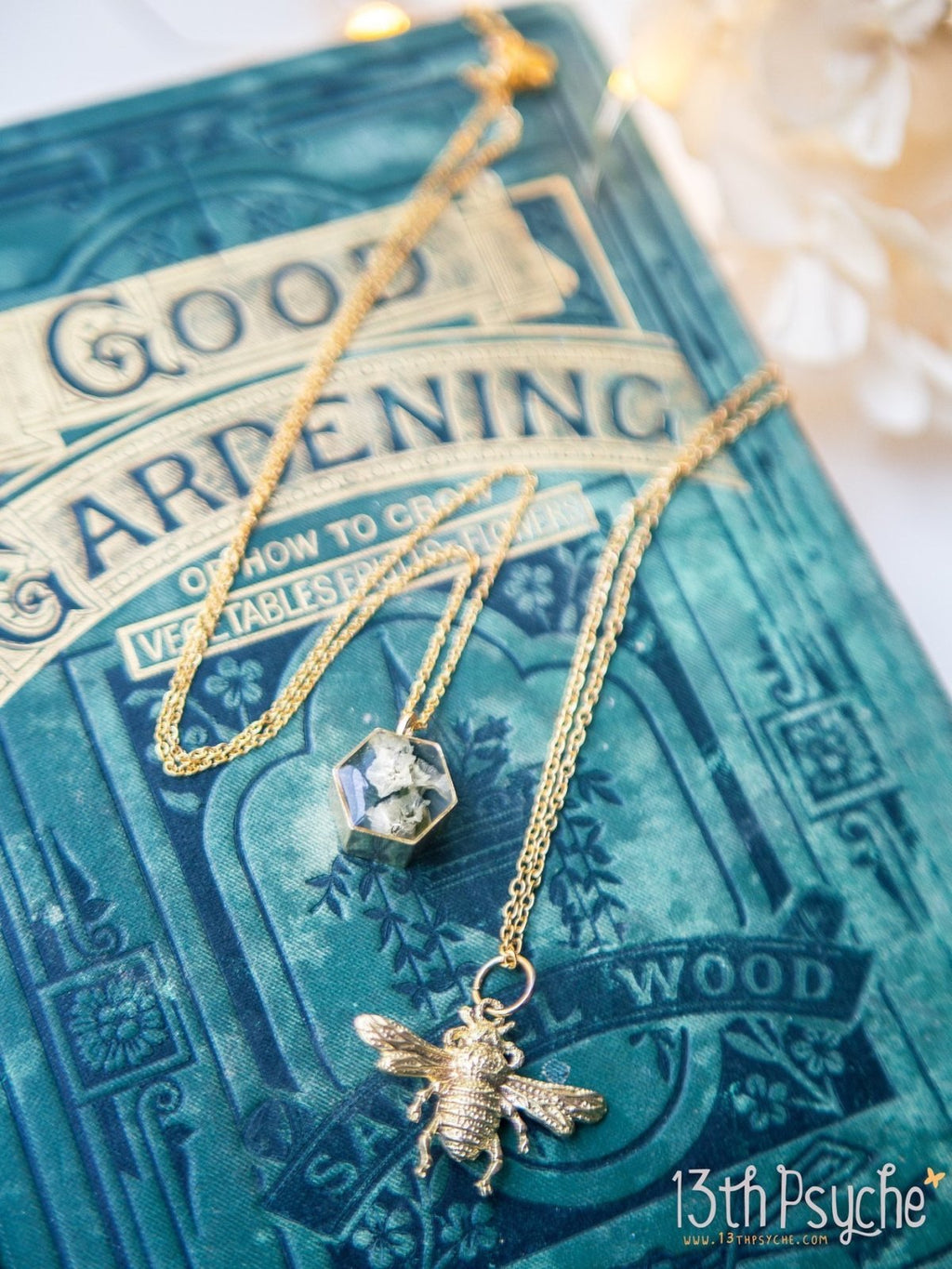 Handmade Gold bee and dried flowers double layered necklace set - 13th Psyche