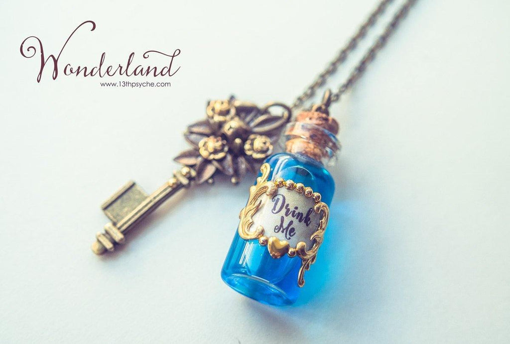 Handmade Alice in Wonderland "Drink me" potion bottle necklace - 13th Psyche