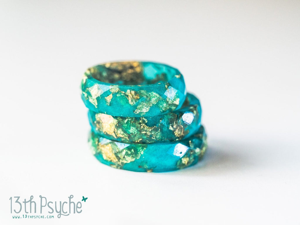 Handmade Turquoise and gold flakes faceted resin ring - 13th Psyche