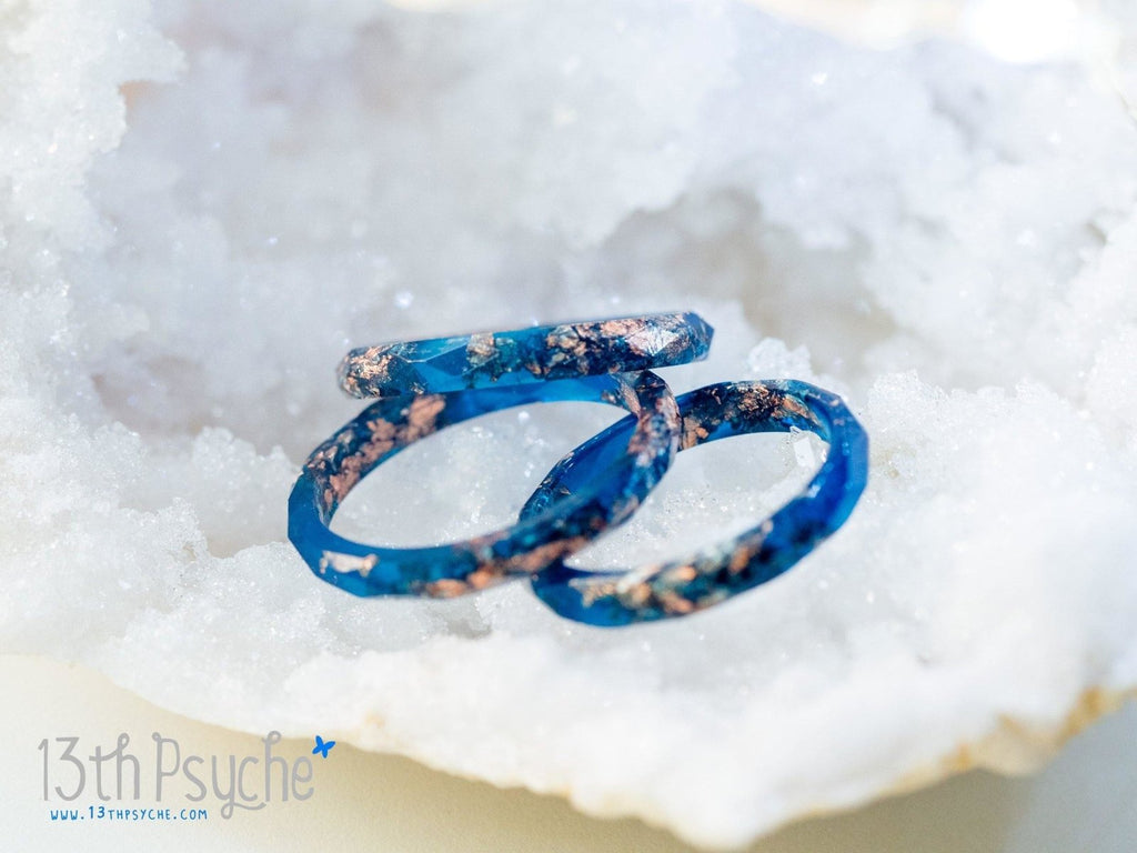 Handmade Dark blue and rose gold flakes faceted resin ring - 13th Psyche