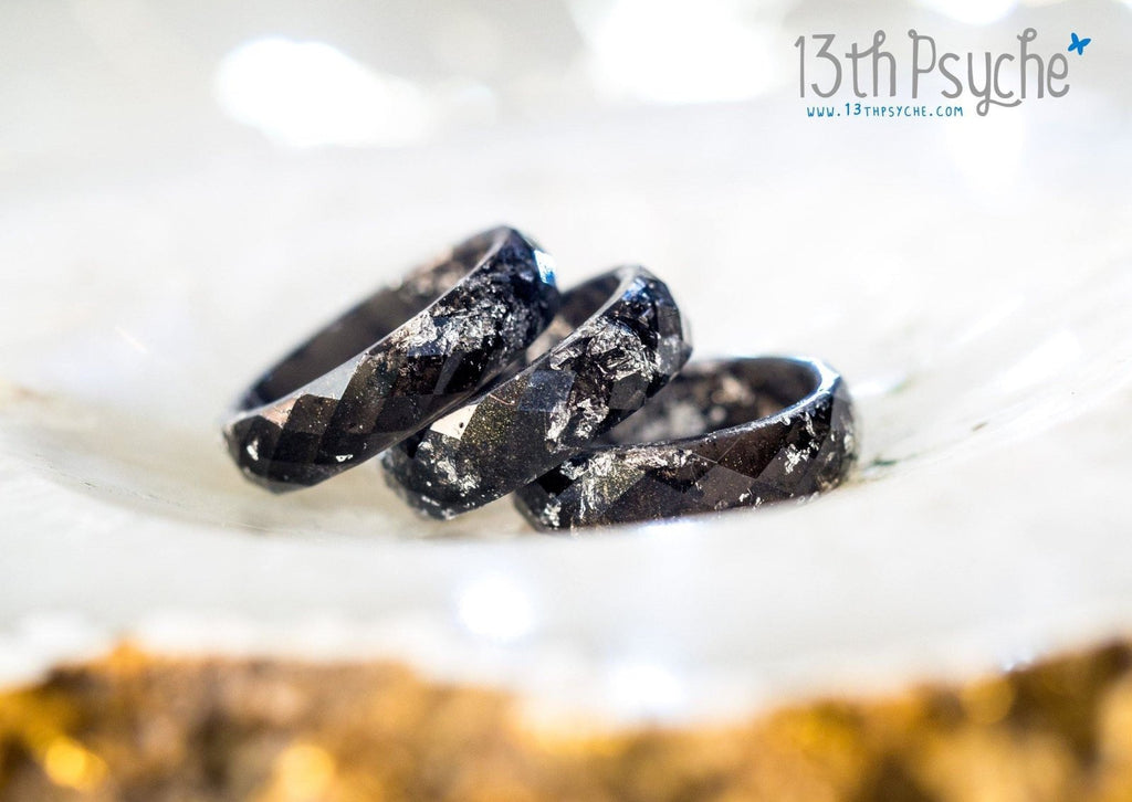 Handmade Black and silver flakes faceted resin ring - 13th Psyche