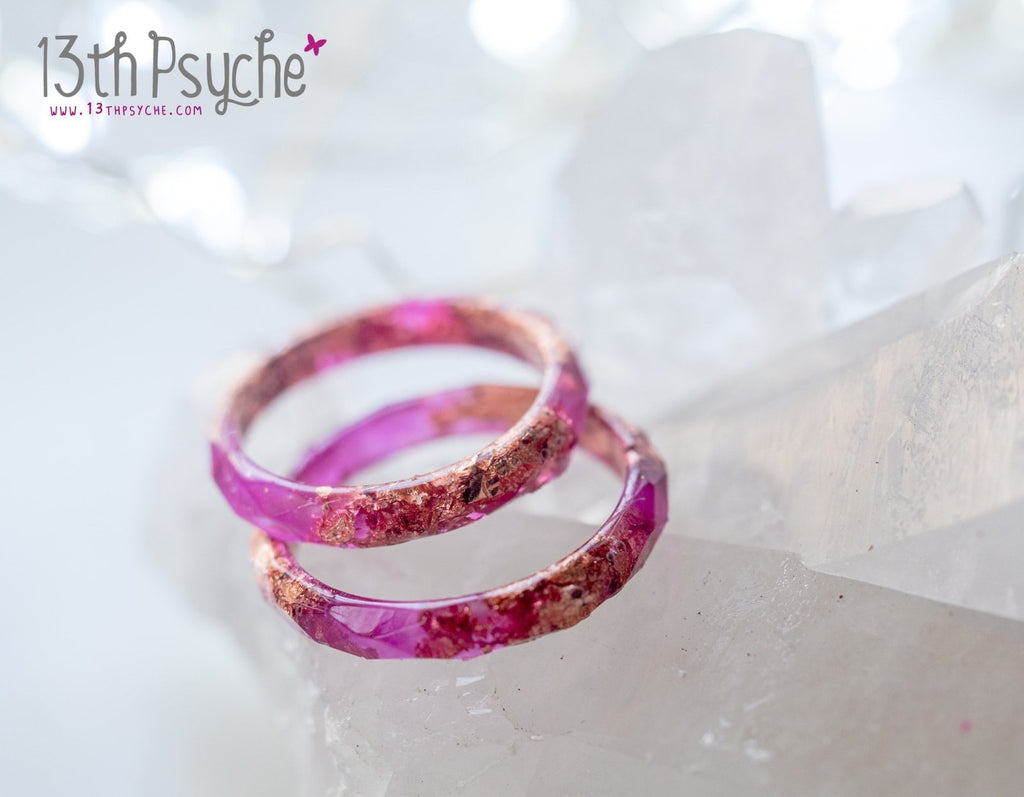 Handmade Fuschia and rose gold flakes faceted resin ring - 13th Psyche