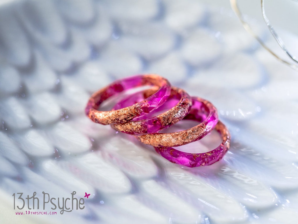 Handmade Fuschia and rose gold flakes faceted resin ring - 13th Psyche