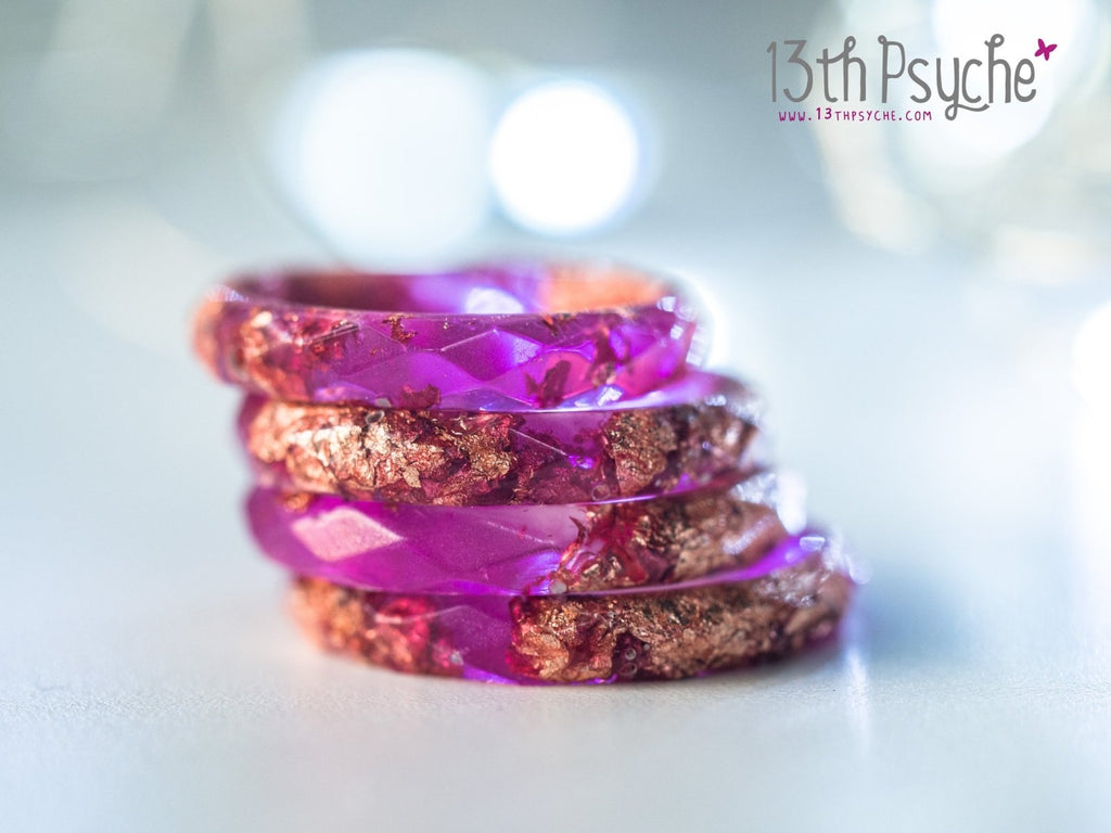 Handmade Fuschia and rose gold flakes faceted resin ring - 13th Psyche