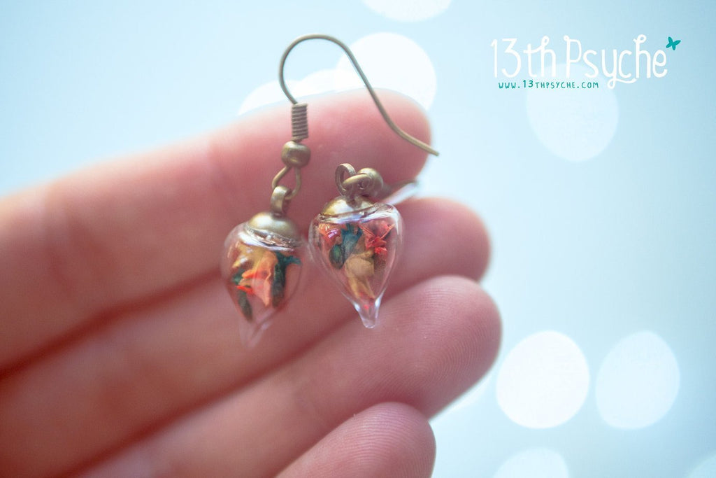 Handmade Glass teardrop earrings with real dried flowers - 13th Psyche