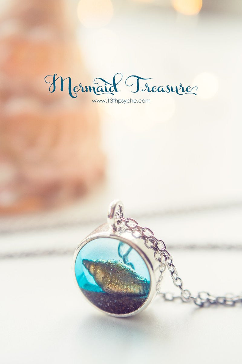 Handmade Gold shell resin pendant necklace, mermaid jewelry - 13th Psyche