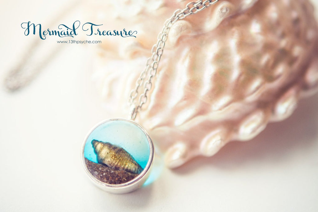 Handmade Gold shell resin pendant necklace, mermaid jewelry - 13th Psyche