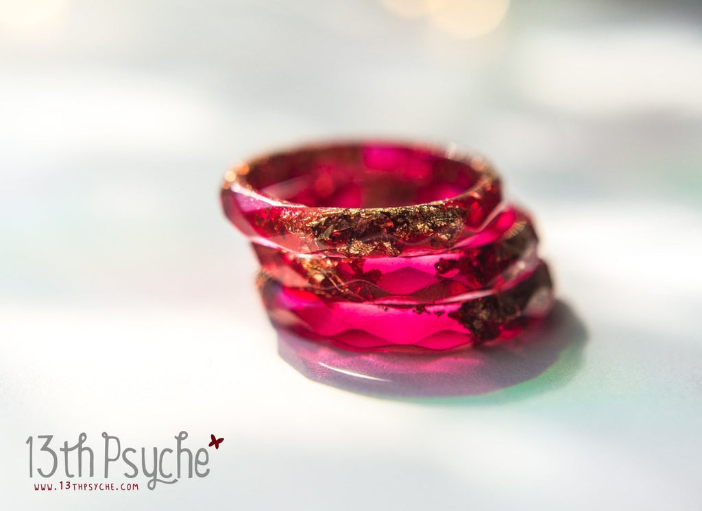 Handmade Dark red and gold flakes faceted resin ring - 13th Psyche