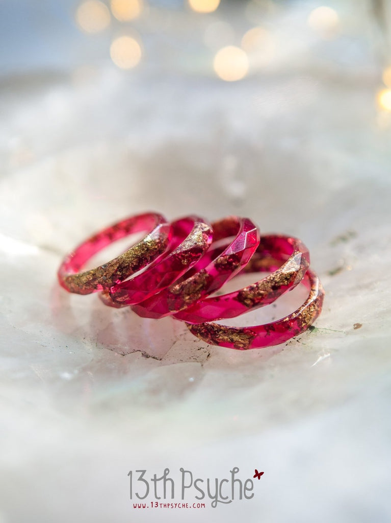 Handmade Dark red and gold flakes faceted resin ring - 13th Psyche
