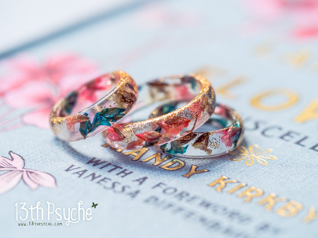 Handmade Real dried flowers resin ring - 13th Psyche