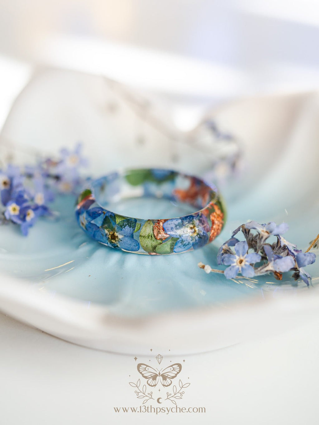 Handmade Dried forget me not flowers resin ring - 13th Psyche