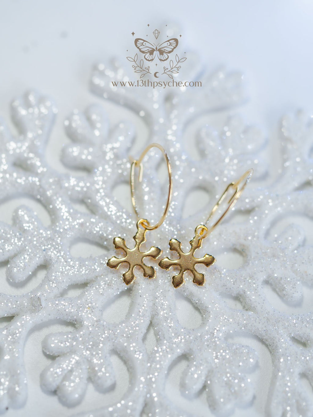 Handmade Hypoallergenic gold hoop earrings with snowflake charm - 13th Psyche
