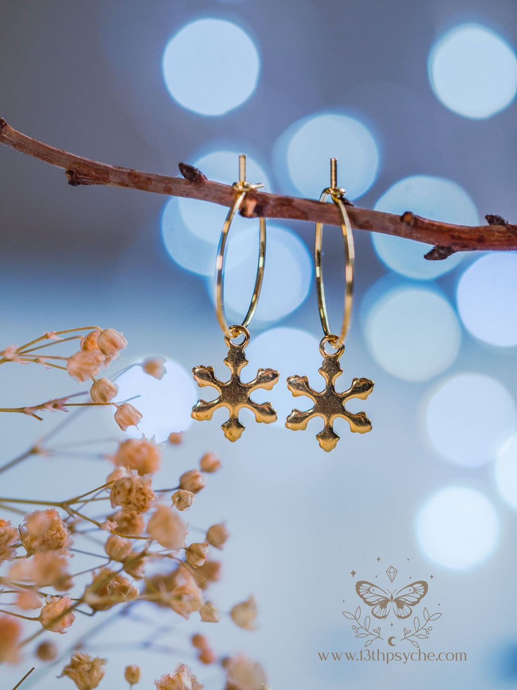 Handmade Hypoallergenic gold hoop earrings with snowflake charm - 13th Psyche