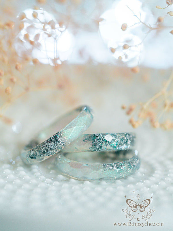 Handmade Iridescent ice white faceted resin ring with silver metal flakes - 13th Psyche