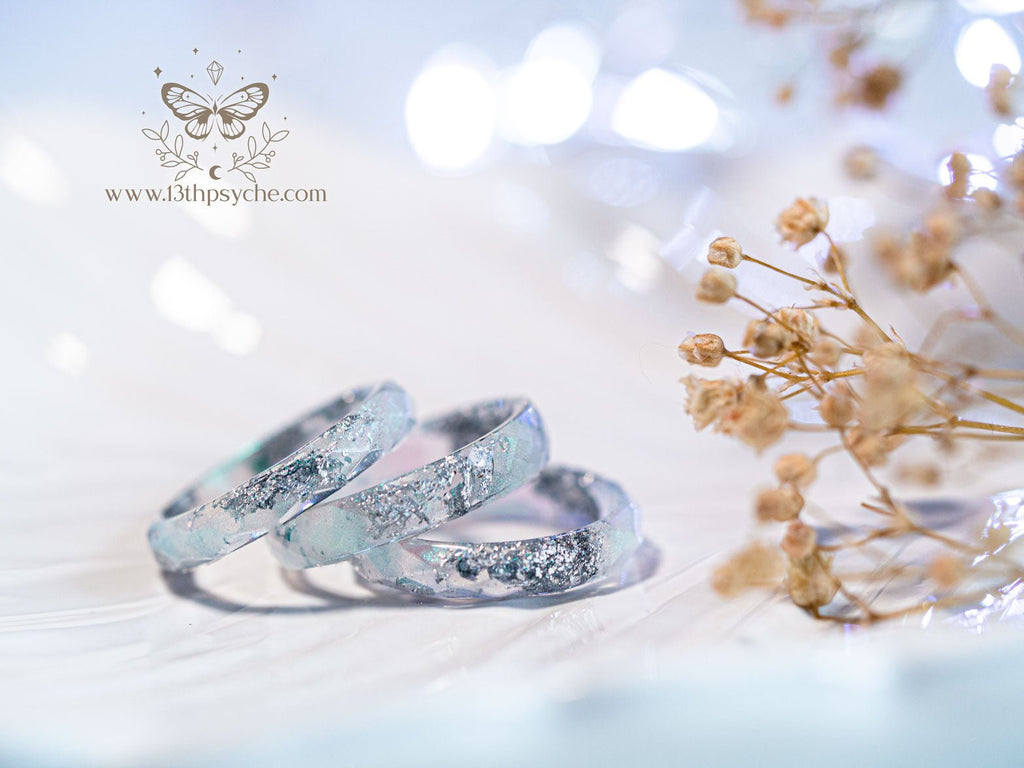 Handmade Iridescent ice white faceted resin ring with silver metal flakes - 13th Psyche
