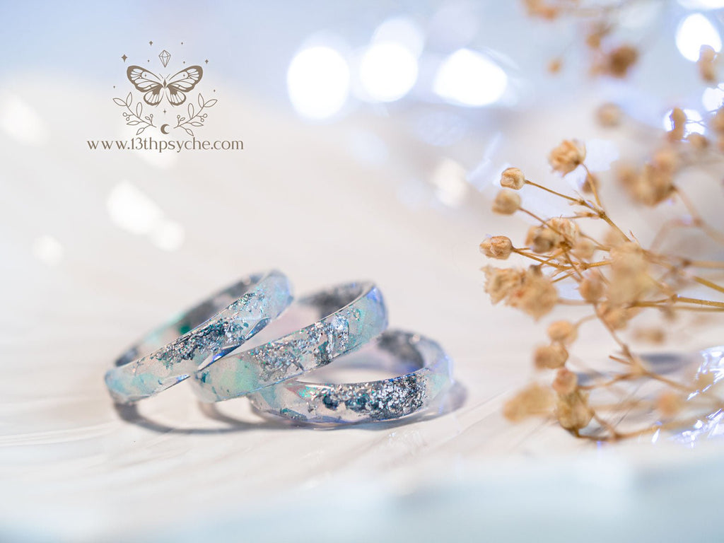 Handmade Iridescent ice white faceted resin ring with silver metal flakes - 13th Psyche