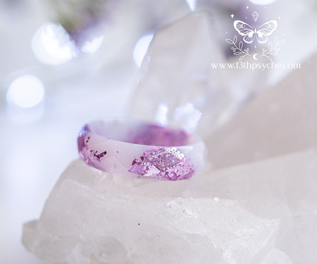 Handmade Lilac and lavender flakes faceted resin ring - 13th Psyche