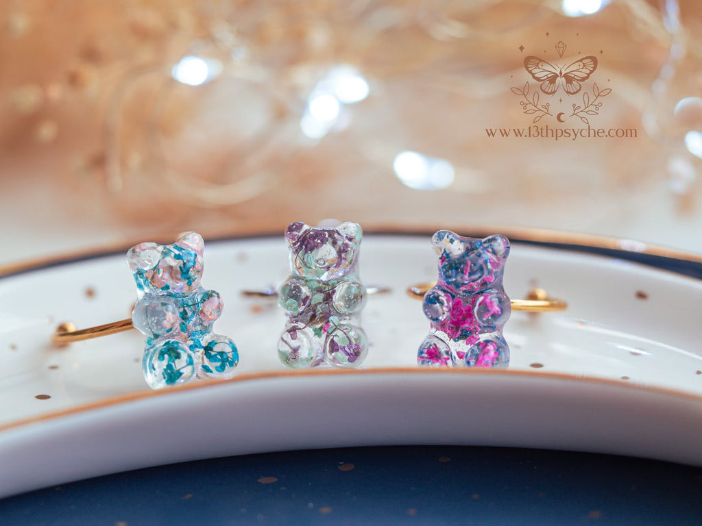 Handmade Pressed flowers gummy bear ring - 13th Psyche