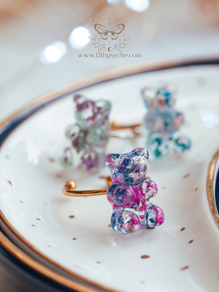 Handmade Pressed flowers gummy bear ring - 13th Psyche
