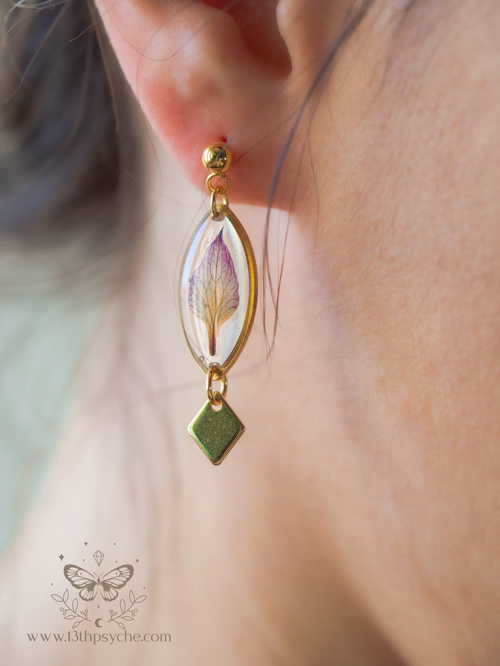 Handmade Real pressed flower petals resin earrings - 13th Psyche